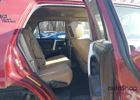 2010 Toyota 4Runner Sr5 V6 z USA, uszkodzony, nr VIN JTEBU5JRXA5025625